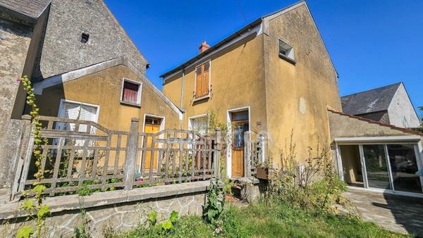 Maison à vendre AUTRUY SUR JUINE (45), maison de 5 pièces avec cave sur terrain clos.