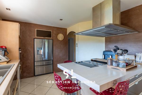 Maison de plain-pied avec piscine, 4 chambres et 3 008 m² de terrain