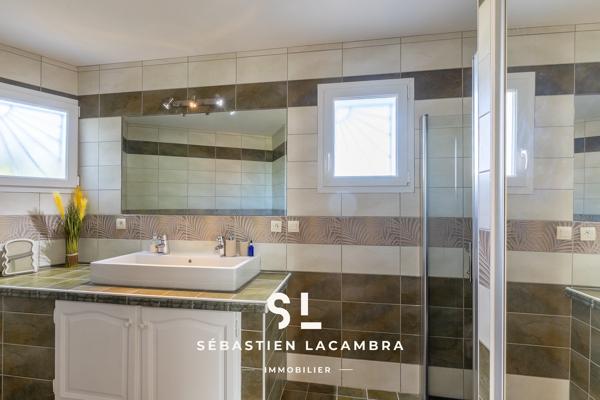 Maison de plain-pied avec piscine, 4 chambres et 3 008 m² de terrain