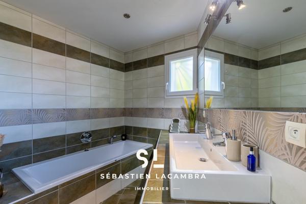 Maison de plain-pied avec piscine, 4 chambres et 3 008 m² de terrain