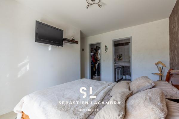 Maison de plain-pied avec piscine, 4 chambres et 3 008 m² de terrain