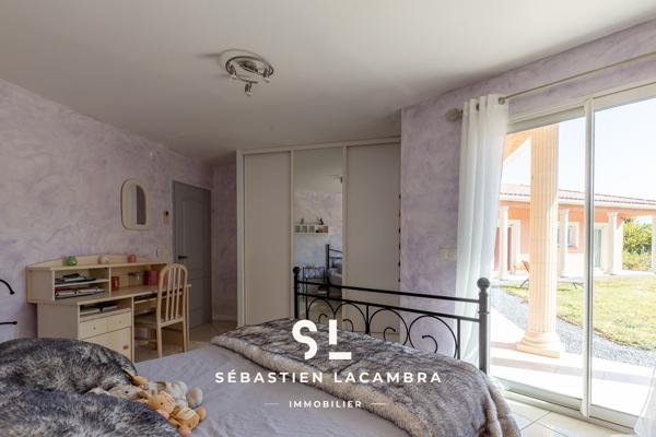 Maison de plain-pied avec piscine, 4 chambres et 3 008 m² de terrain