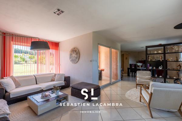 Maison de plain-pied avec piscine, 4 chambres et 3 008 m² de terrain