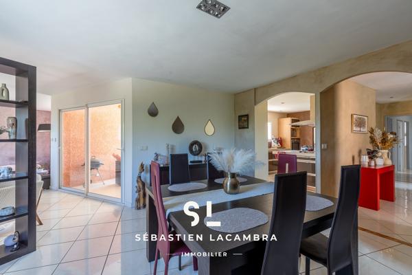 Maison de plain-pied avec piscine, 4 chambres et 3 008 m² de terrain