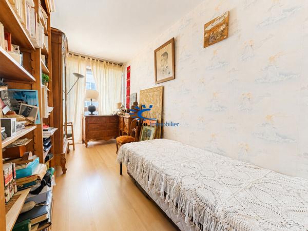 LA ROCHELLE - APPARTEMENT D ENVIRON 99m² - BALCONS ET STATIONNEMENT La rochelle LA ROCHELLE - APPARTEMENT D ENVIRON 99m² - BALCONS ET STATIONNEMENT La rochelle