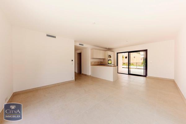 Vente appartement Saint-Raphaël (83) 4 pièces 92.46m²