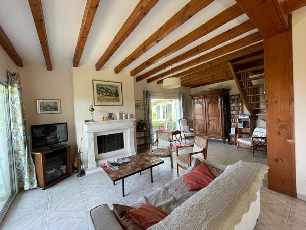 Ustaritz, Propriété familiale avec vue montagnes