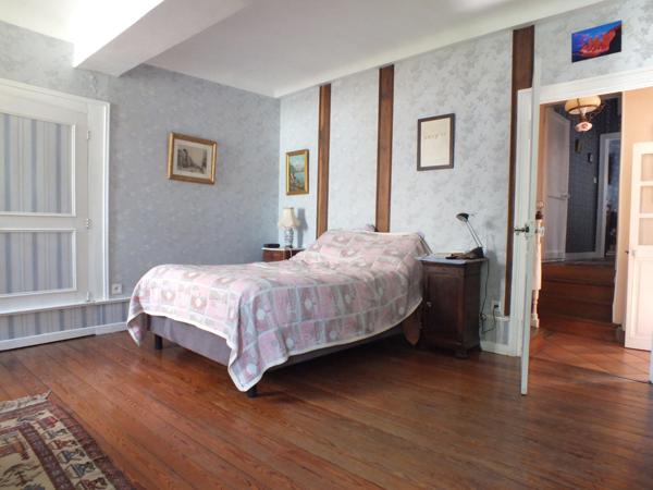 Dpt Côte d'Or (21), à vendre SEMUR EN AUXOIS propriete P15