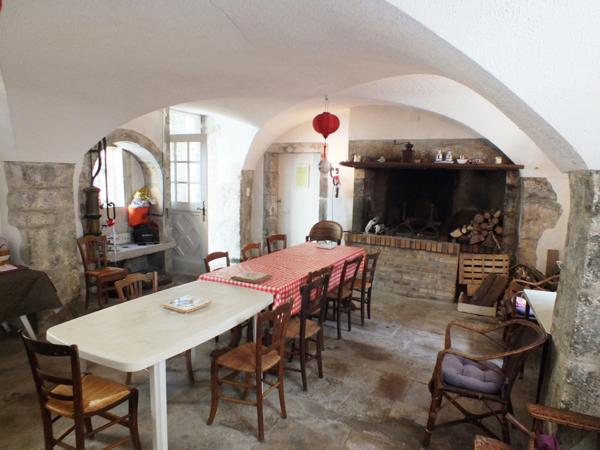 Dpt Côte d'Or (21), à vendre SEMUR EN AUXOIS propriete P15