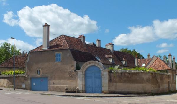 Dpt Côte d'Or (21), à vendre SEMUR EN AUXOIS propriete P15