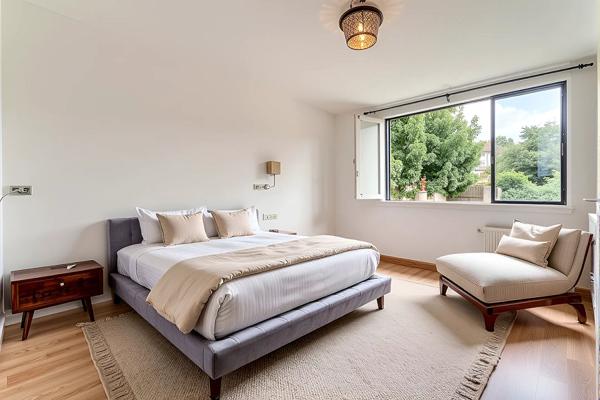 Appartement Stains 2 pièce(s) 43 m2 + PARKING+ CAVE + BALCON