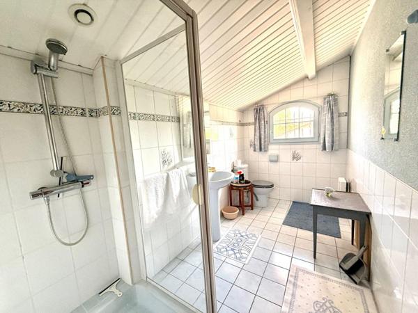 Maison Salles 6 pièces 142 m2 grand terrain et double garage + piscine