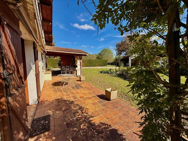 Maison Salles 6 pièces 142 m2 grand terrain et double garage + piscine