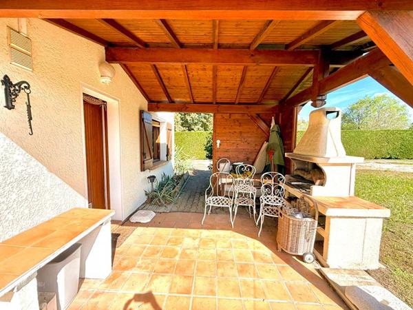 Maison Salles 6 pièces 142 m2 grand terrain et double garage + piscine