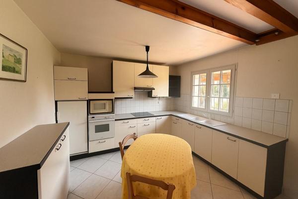 Maison Salles 6 pièces 142 m2 grand terrain et double garage + piscine