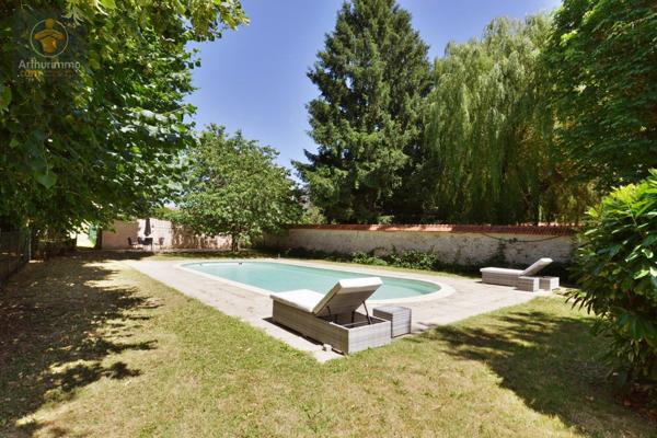 Vente Maison 10 pièces 333 m2 à Mandres-les-Roses