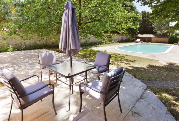 Vente Maison 10 pièces 333 m2 à Mandres-les-Roses