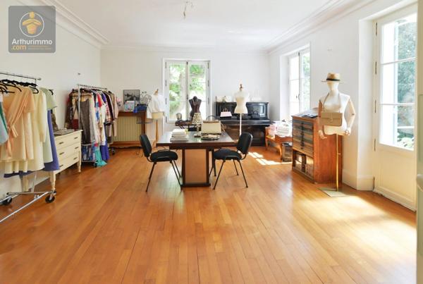 Vente Maison 10 pièces 333 m2 à Mandres-les-Roses