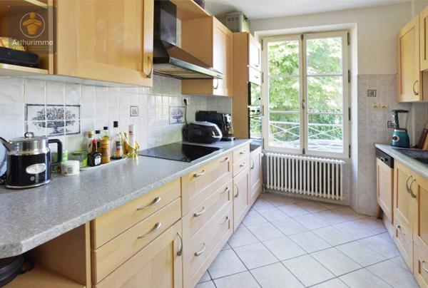 Vente Maison 10 pièces 333 m2 à Mandres-les-Roses