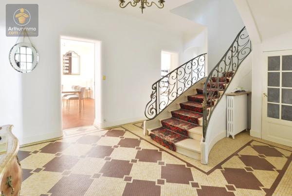 Vente Maison 10 pièces 333 m2 à Mandres-les-Roses