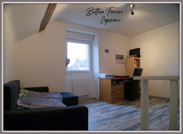 🏡 Maison en pierre rénovée avec dépendances et jardin clos