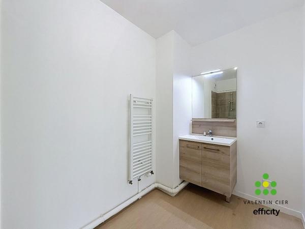 Appartement
         2 pièces
        - 43 m² Exclusivité 140 000 €*