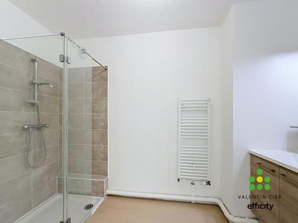 Appartement
         2 pièces
        - 43 m² Exclusivité 140 000 €*
