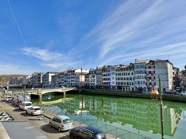 Appartement
         4 pièces
        - 100 m² Bien prestige 535 000 € *