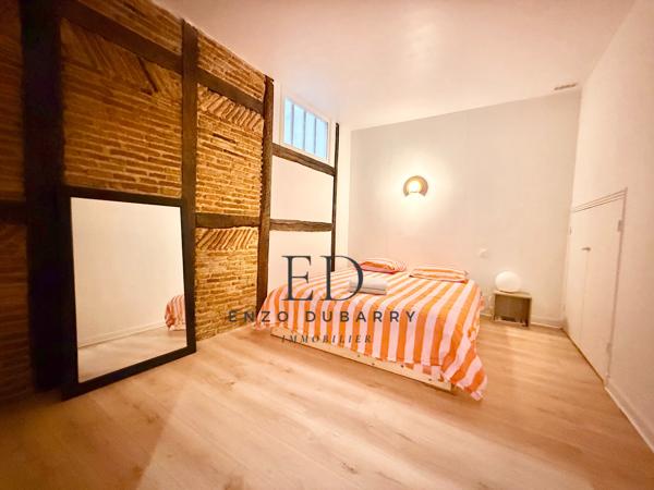 Appartement
         4 pièces
        - 100 m² Bien prestige 535 000 € *