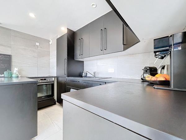 Maison moderne a vendre a Peymeinade - 3 chambres, garage double