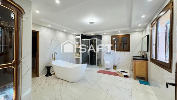 À VENDRE – Superbe Villa Rénovée de 659 m²