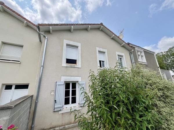 Immeuble à vendre |  Chabanais |  180 m²