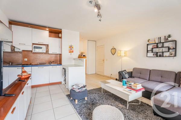 Appartement F2 à vendre  2 pièces - 40 m 2   NICE  - 06
