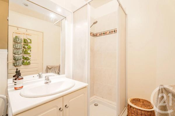 Appartement F2 à vendre  2 pièces - 40 m 2   NICE  - 06