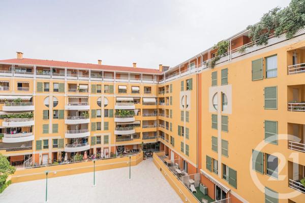 Appartement F2 à vendre  2 pièces - 40 m 2   NICE  - 06