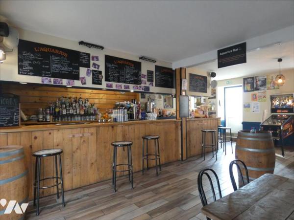 CHATEAUNEUF DU FAOU- Immeuble avec local et appartement