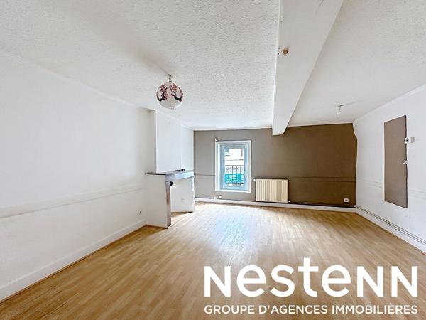 A Vendre: Centre-ville de Thoissey (01140) ? Maison de ville avec garage, fort potentiel et petit prix !