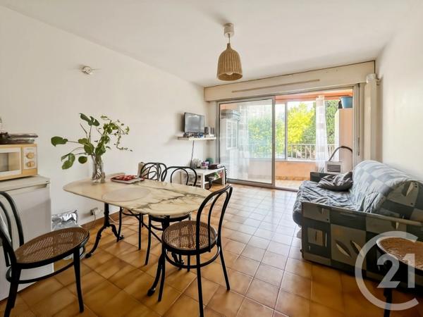 Appartement F1 à vendre  2 pièces - 29,59 m 2   BANDOL  - 83