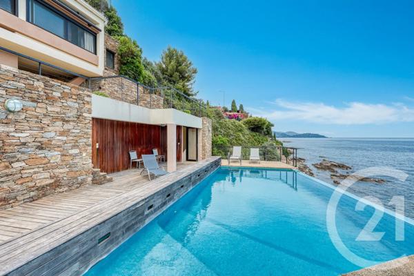 Maison à vendre  6 pièces - 179,50 m 2   LE LAVANDOU  - 83