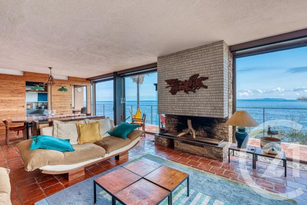 Maison à vendre  6 pièces - 179,50 m 2   LE LAVANDOU  - 83