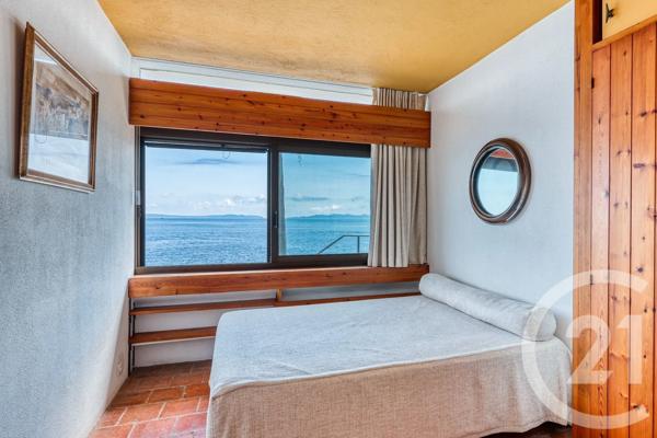 Maison à vendre  6 pièces - 179,50 m 2   LE LAVANDOU  - 83