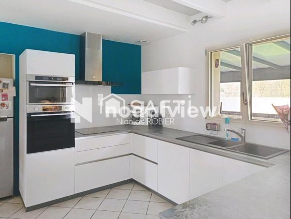 Trois en chambres en plain pied, grand garage, jardin et plus aux portes de Niort !