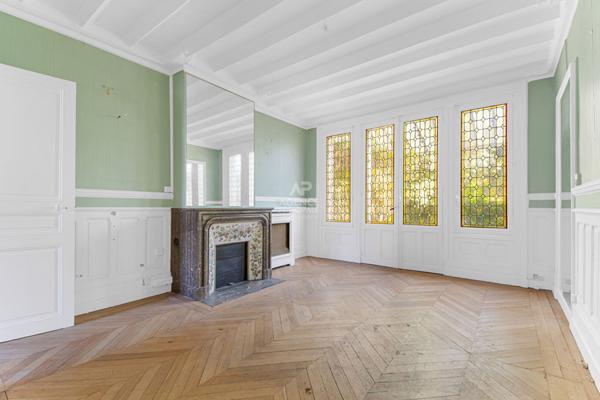 Appartement Saint Germain En Laye 5 pièce(s) 125.40 m2 1 190 000 € ** - Référence 17290