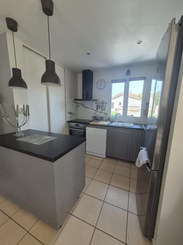 Eyragues (13630) ***SOUS OFFRE*** EYRAGUES (13630) - APPARTEMENT 72 M2 3 CHAMBRES AVEC TERRASSE ET PARKING