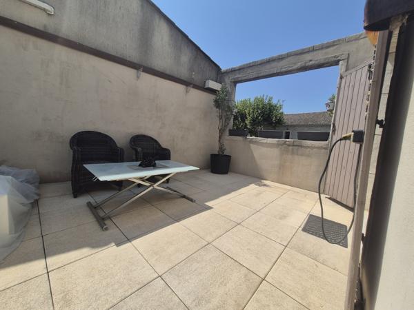 Eyragues (13630) ***SOUS OFFRE*** EYRAGUES (13630) - APPARTEMENT 72 M2 3 CHAMBRES AVEC TERRASSE ET PARKING