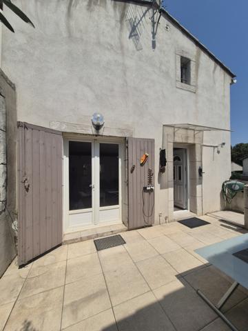 Eyragues (13630) ***SOUS OFFRE*** EYRAGUES (13630) - APPARTEMENT 72 M2 3 CHAMBRES AVEC TERRASSE ET PARKING