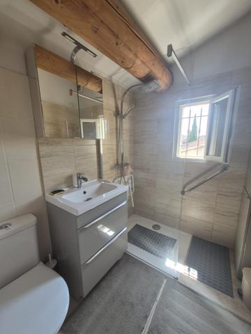 Eyragues (13630) ***SOUS OFFRE*** EYRAGUES (13630) - APPARTEMENT 72 M2 3 CHAMBRES AVEC TERRASSE ET PARKING