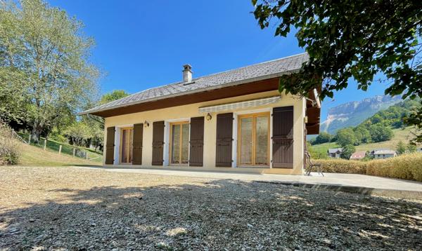 Entremont-le-Vieux (73670) Belle maison - vue dégagée - magnifique emplacement - érigée sur 3600 m2 de terrain, à 30mn de Chambéry
