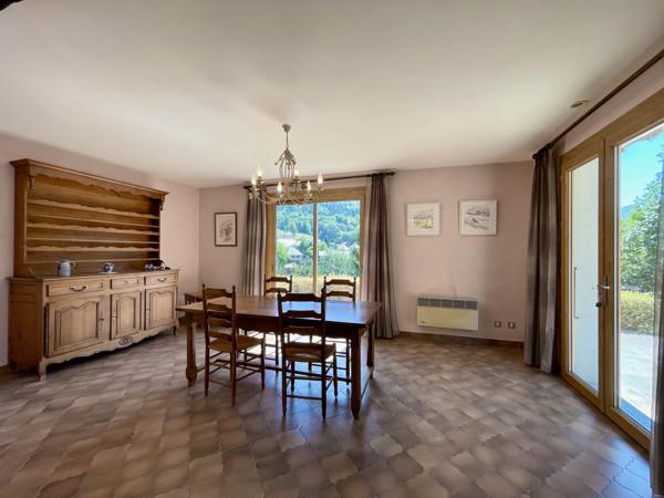 Entremont-le-Vieux (73670) Belle maison - vue dégagée - magnifique emplacement - érigée sur 3600 m2 de terrain, à 30mn de Chambéry