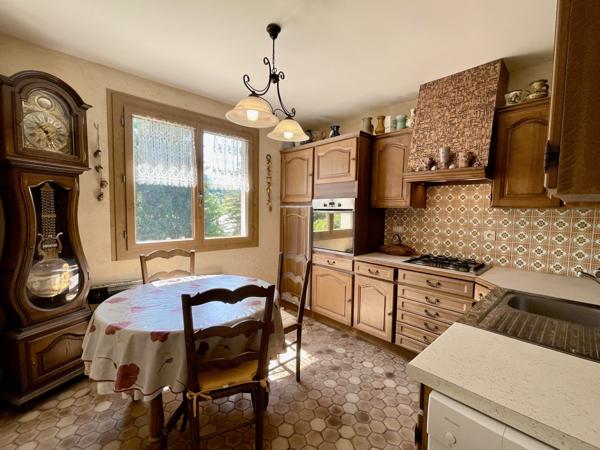 Entremont-le-Vieux (73670) Belle maison - vue dégagée - magnifique emplacement - érigée sur 3600 m2 de terrain, à 30mn de Chambéry